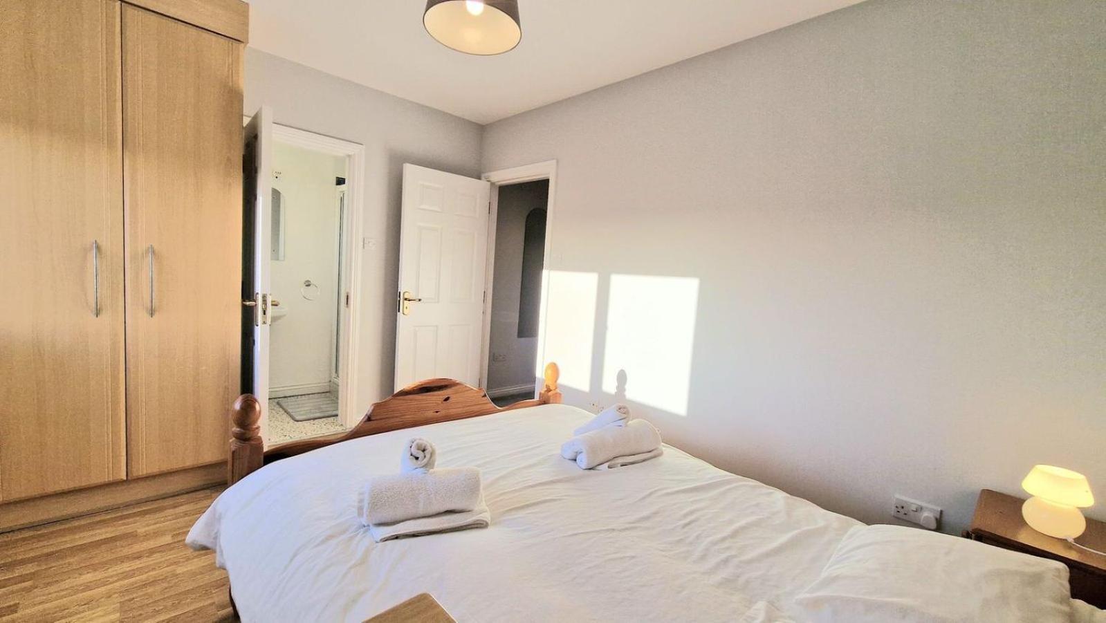 Cosy 3 Bedroom All Ensuites Galway Exterior photo