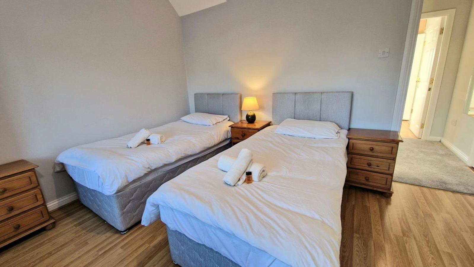 Cosy 3 Bedroom All Ensuites Galway Exterior photo