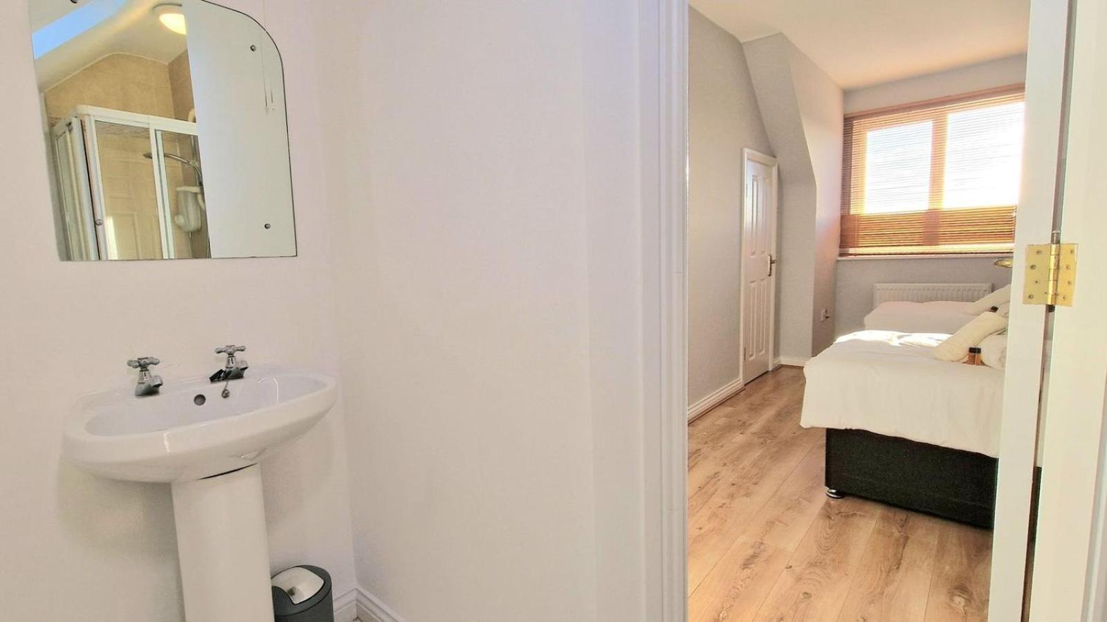 Cosy 3 Bedroom All Ensuites Galway Exterior photo